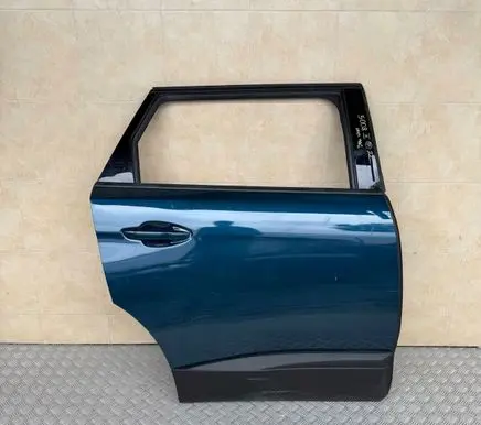 Peugeot 5008 II Rear door