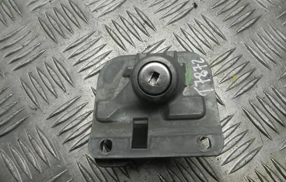 Volvo S80 Engine bonnet/hood lock/catch 31253043 T7872