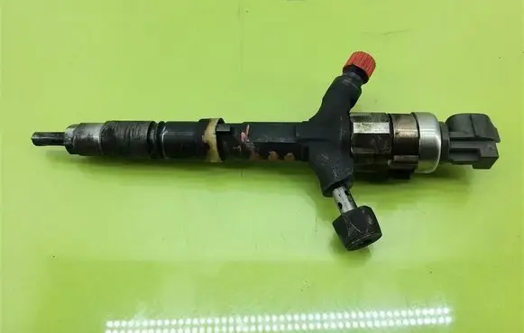 Toyota Corolla E120 E130 Fuel injector 2367027620