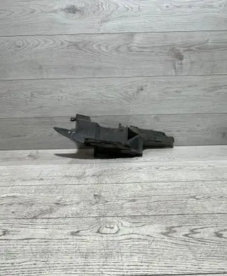 BMW 5 E39 Brake cooling air channel/duct 51718188813