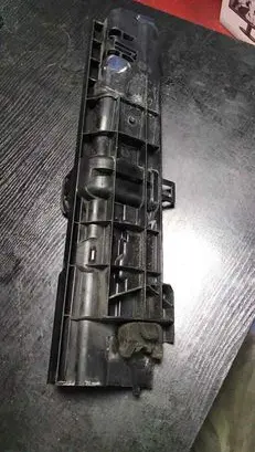 Radiator mount bracket