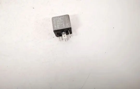 Volkswagen PASSAT B4 Other relay 357906383a 899301