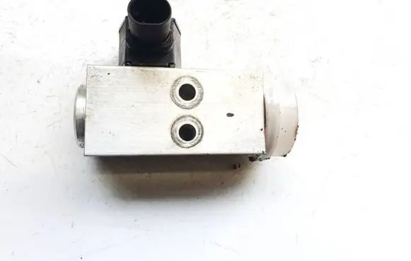 Air conditioning (A/C) expansion valve