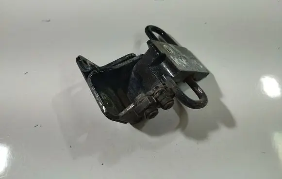 Audi A6 S6 C6 4F Rear door lower hinge 