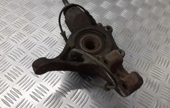 Citroen C4 I Front wheel hub spindle knuckle