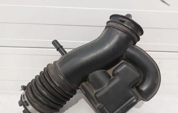 Ford Mustang V Air intake duct part BR339F805AB