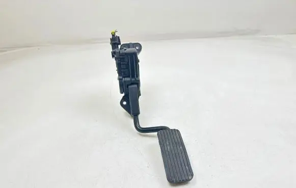 KIA Ceed Accelerator throttle pedal 100701K0194
