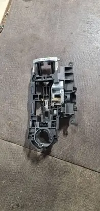 Rear door exterior handle/bracket