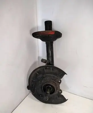 BMW 5 E28 Front wheel hub 883133C