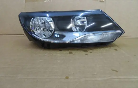 Volkswagen Tiguan Headlight/headlamp 5N1941006B