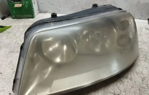 Volkswagen Sharan Headlight/headlamp 1305235610 1305235530