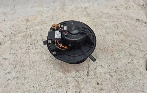 Volkswagen Golf VI Heater fan/blower 3C1820015N 3C0907521F