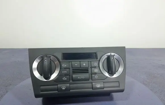 Audi A3 S3 A3 Sportback 8P Climate control unit 8P0820043AG