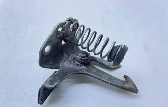 Volvo S80 Engine bonnet/hood lock/latch loop/hook 8625133