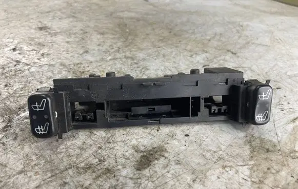 Mercedes-Benz E W210 Seat heating switch 2108200151
