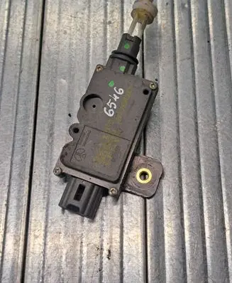 Nissan Almera Tino Central locking motor 90550BU000
