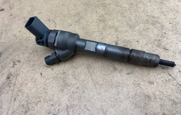 Fuel injector
