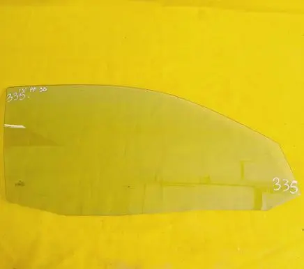 Volkswagen Golf IV Front door window glass four-door