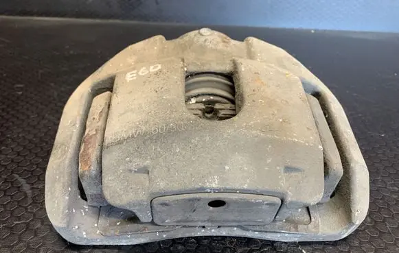 BMW 5 E60 E61 Front brake caliper 6030432
