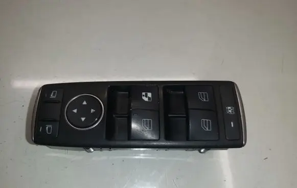 Mercedes-Benz C W205 Electric window control switch A2049055302