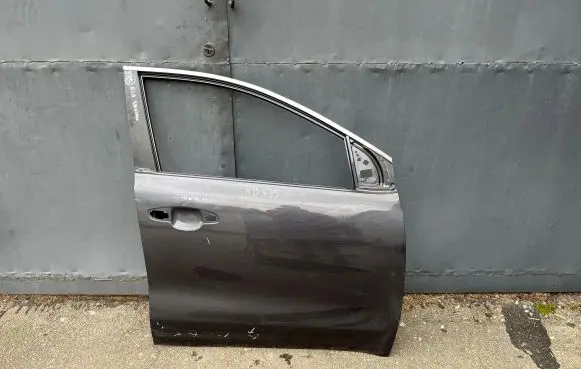 KIA Sportage Front door