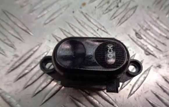 Chrysler PT Cruiser Quarter vent window switch 