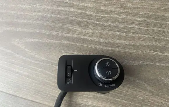 Opel Mokka B Light switch 39050760