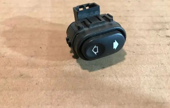 Jaguar XJ X308 Electric window control switch LNC6389AA