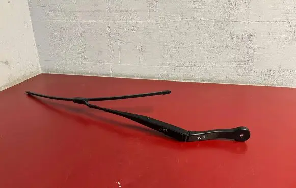 BMW X4 G02 Front wiper blade arm 7399009