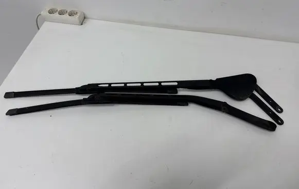 Mercedes-Benz C W203 Front wiper blade arm