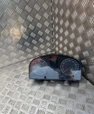 Volkswagen Touran I Speedometer (instrument cluster) 1T0920874A V0002000
