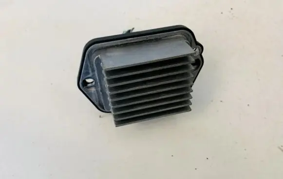 Mazda CX-7 Heater blower motor/fan resistor pm010010b