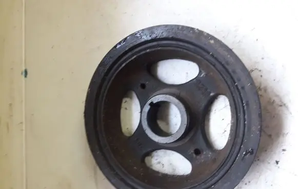 Toyota Corolla Verso E121 Crankshaft pulley