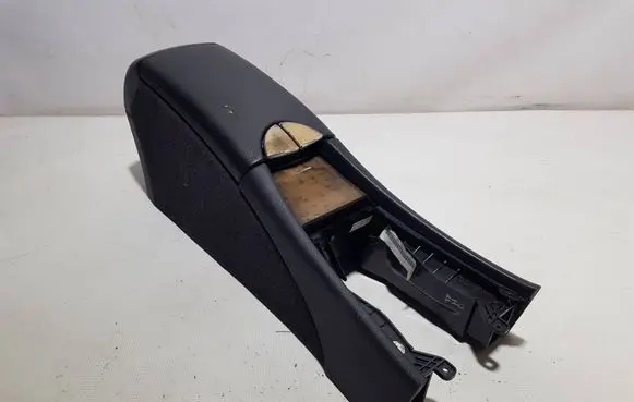 Mercedes-Benz E W211 Armrest PODLTUNEL211