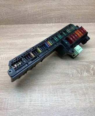 BMW 6 E63 E64 Fuse module 15613290