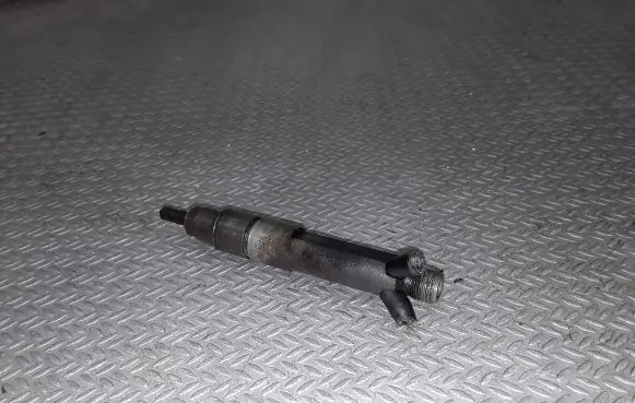 Volkswagen Sharan Fuel injector 028130201T