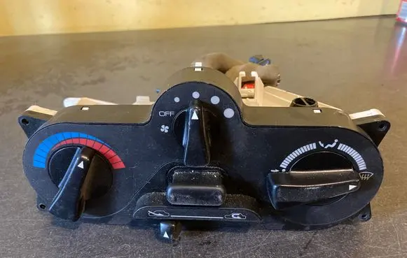 Mitsubishi Carisma Climate control unit 9462641202