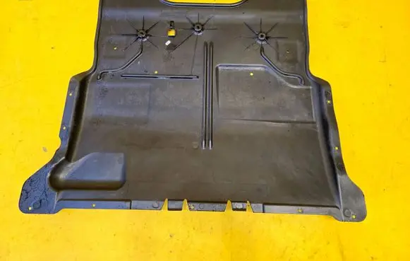 Audi A1 Engine splash shield/under tray 2Q0825236G 2Q0825236H