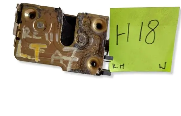 Renault Master II Front door lock 12345566