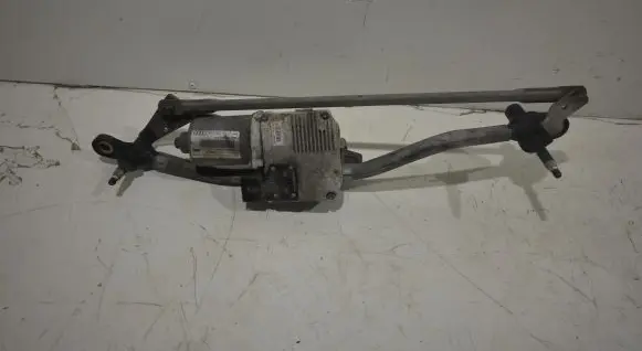 Audi A4 S4 B8 8K Front wiper linkage and motor 8K2955119