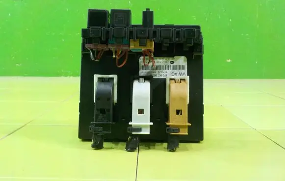 Audi A3 S3 8P Central body control module 8P0907063A
