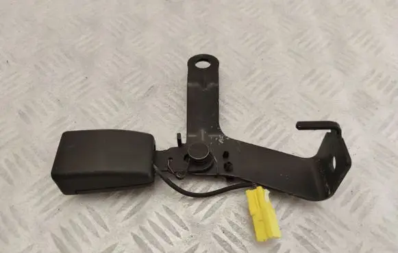 Volvo XC60 Rear seatbelt buckle 32205740