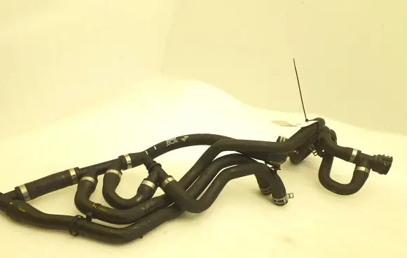 Volvo XC40 Engine coolant pipe/hose 32339364
