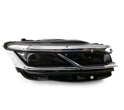 Volkswagen Touareg III Headlight/headlamp 761941082