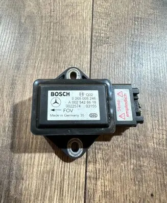 Mercedes-Benz E W211 ESP acceleration yaw rate sensor A0025426618 0265005246