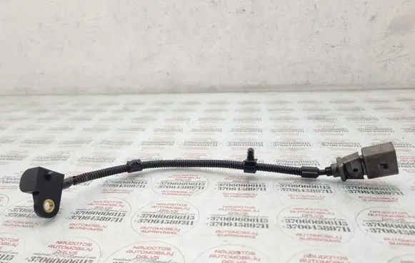 Volkswagen Touran I Crankshaft position sensor 9805940