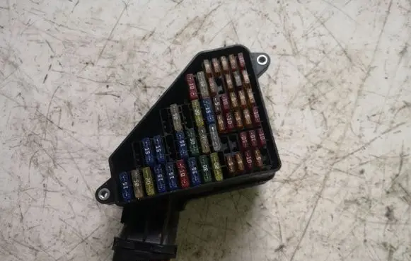 Volkswagen Cross Polo Fuse module