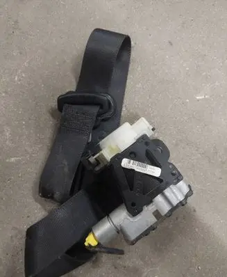 Mercedes-Benz C W203 Front seatbelt 6053901000000 030201 111500