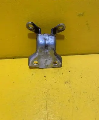 Chevrolet Captiva Rear door upper hinge 