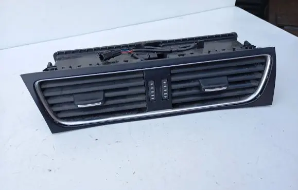 Audi A4 S4 B8 8K Dash center air vent grill 8T1820951C